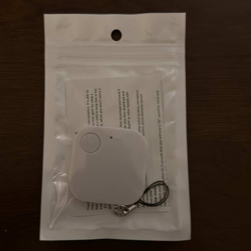 Tracking Device/Bluetooth Locator - Picture 2 of 4